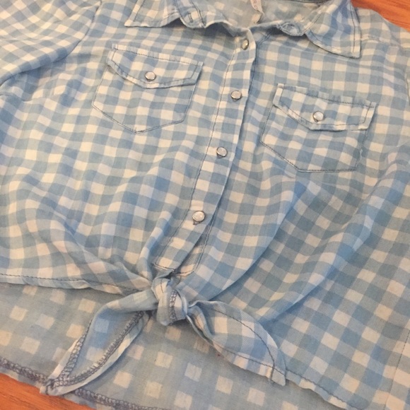 Button Down Tie Knotted Checked Long Sleeve Top - Picture 7 of 10